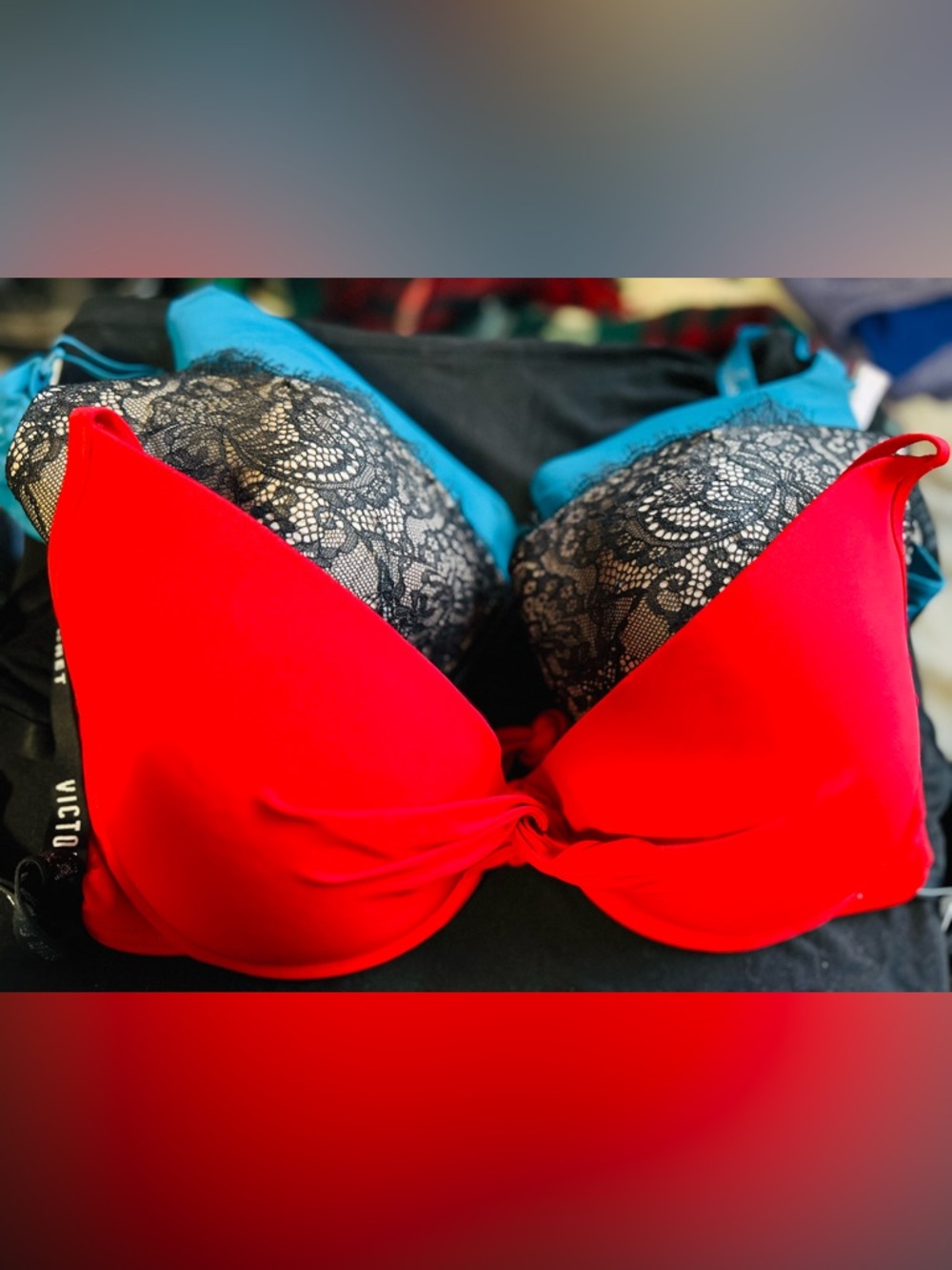 36DD Bra Bundle – NWT La Vie en Rose + Victoria’s Secret 36DD